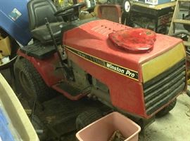 Winston Pro Lawn Tractor - Needs repairs - does NOT start - call and make an offer !