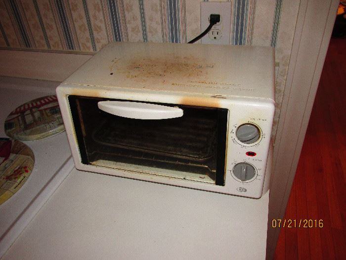 OLD TOASTER THAT WORKS
