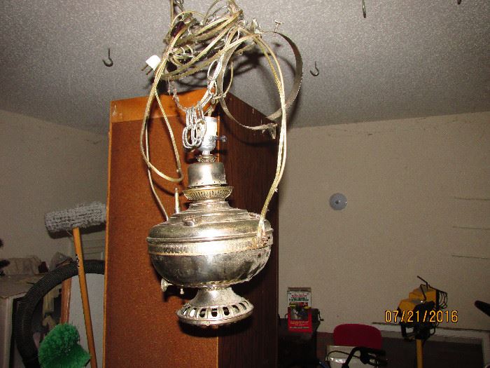 ANTIQUE OIL LAMP ELECTRIC 