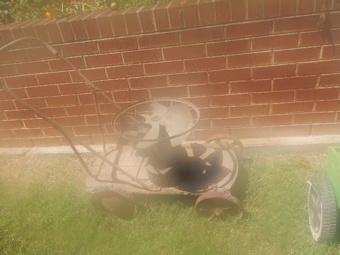 UNUSUAL PRIMITIVE INDUSTRIAL FAN (TOBACCO SHED OR WAREHOUSE USE?)