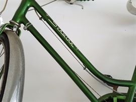 Mid weight Schwin 3 speed bicycle