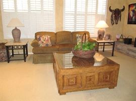 Rustic coffee table with drawers