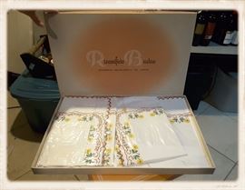 Vintage Italian bed linens (NOS)