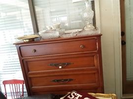 dresser with mirror