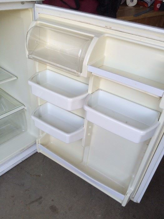 #CA29 Kirkland 21 cu refrigerator $175