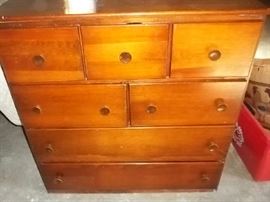chest of drawers