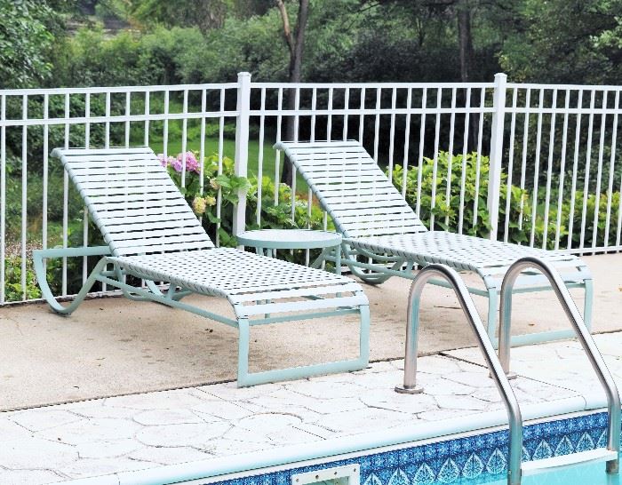 Poolside / Patio Lounge chairs and table