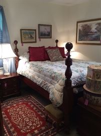 Mahagony Poster Bed, hat boxes, Crystal lamps