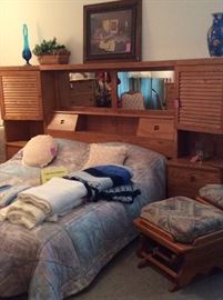 American Signature Pier Unit Style Queen Bed