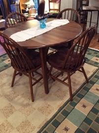 Drop Leaf Kitchen Table with 4 chairs