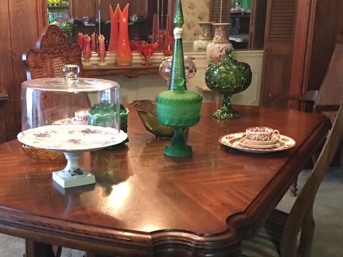 Cake platter and hood, Vintage glass decor and china
