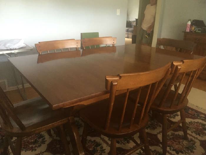 Heywood Wakefield table with 6 chairs, 3 self-storing leaves, pads