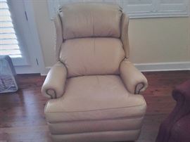 Thomasville electric recliner
