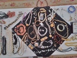 Many pieces jewelry