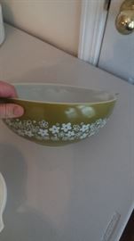 vintage corningware nesting bowls