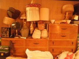 TRI BOND III DRESSERS / LOTS OF LAMPS!
