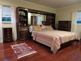 Ask us during sale if interested in seeing this set.Thanks