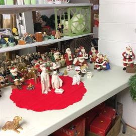 Santas & Nativity Figurines