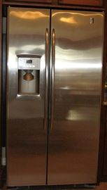 GE Profile Stainless Side-by-Side Refrigerator/Freezer