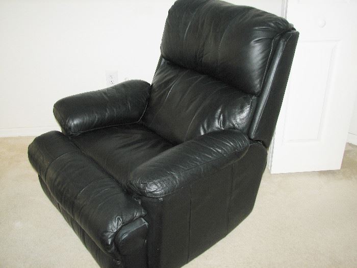  LEATHER RECLINER