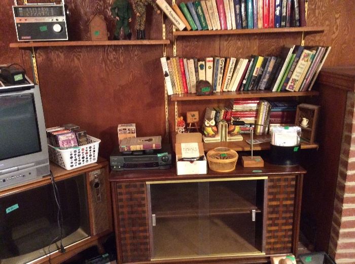Garage - books, another tv console ready for repurposing, vintage tv, etc