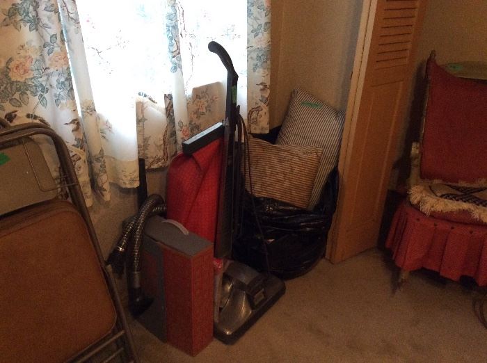 Kirby Heritage Vacuum with accessories 