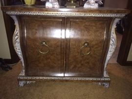 QUALITY ROUNDED FRONT CABINET