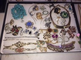 UNIQUE & BEAUTIFUL JEWELS