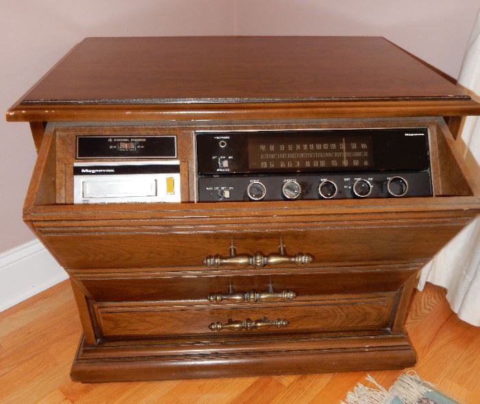VINTAGE STEREO / 8 TRACK PLAYER & RECORDER