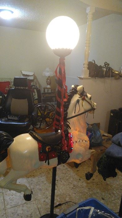 caroussel horse lamp