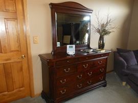 dresser with mirror 