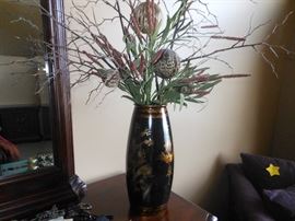 vase and plant 