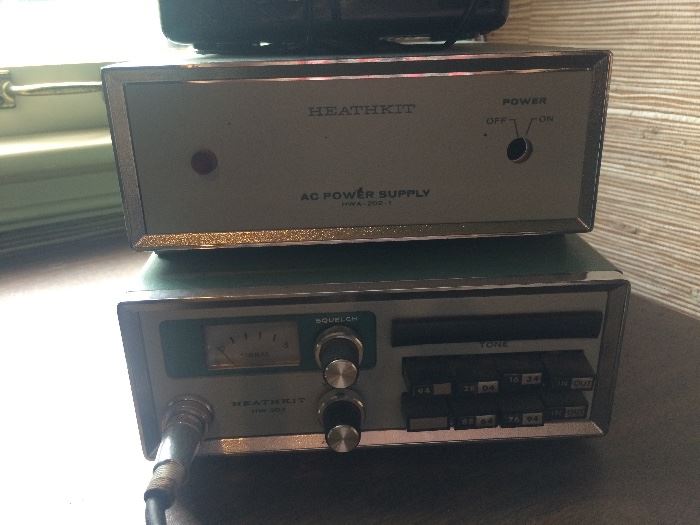 Lots of vintage radio/computer  - Heathkit