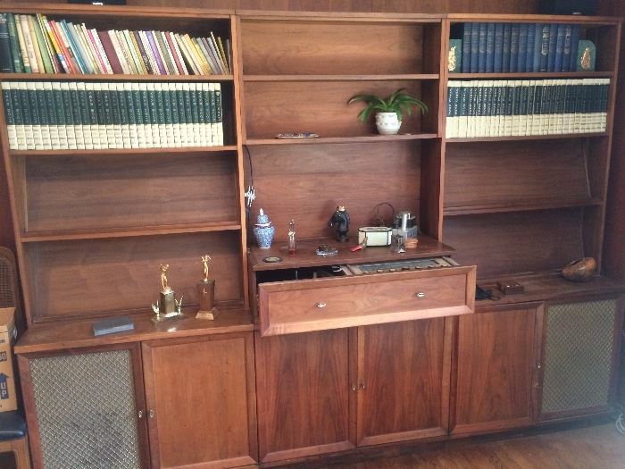 Good Midcentury Entertainment/Shelve Unit - Side Speakers with HIFI Turntable in Drawer....very sweet ..in 3 sections