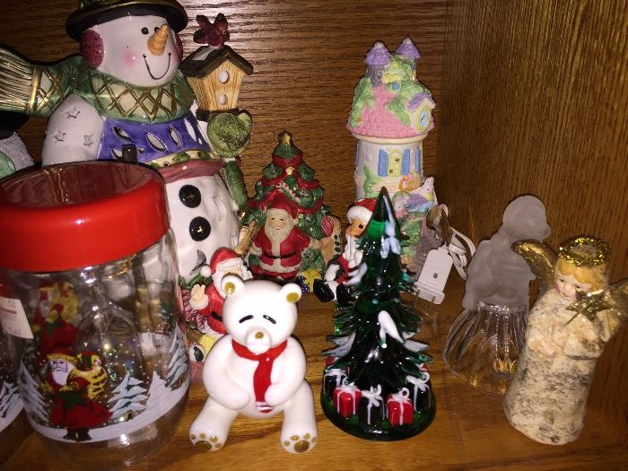 Lots of Christmas and Easter decorations , figurines etc... Contact us via Email or text to schedule an appointments to view and shop at our sale or if you have questions about this Item .