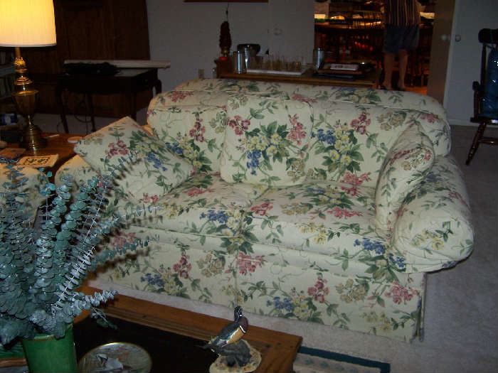 THE OTHER FLORAL LOVESEAT