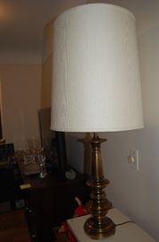 This is a classic Stiffel brand lamp.  By design, this lamp is over 30" tall and is evenly weighted, yet quite heavy.  It is a high quality lamp that is known by the people who know and appreciate the Stiffel brand.