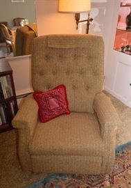 Vintage Neutral Tufted Recliner