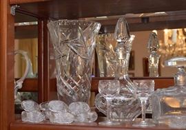 Crystal & Glassware (Vases, Decanters, Bowls, Serving, Etc.)