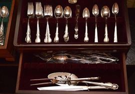 The set is so large that 2 storage boxes are needed.