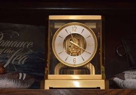 Handsome Gold Tone Desk / Mantle Clock in Case