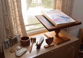 Desk / Office Accessories, Book Stand