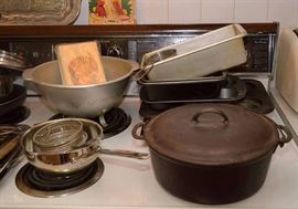 Cast Iron Dutch Oven, Baking Pans