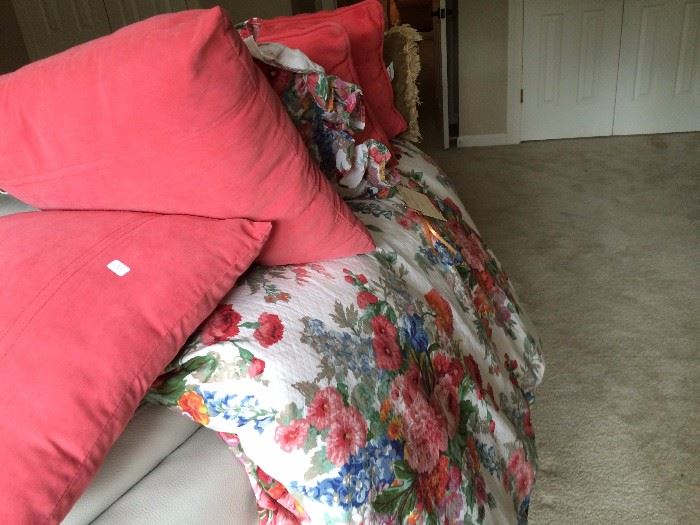 Ralph  Lauren comforter set   matching pillow and draperies