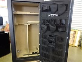 Gun Safe w/lights & humidity control