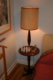 Primitive Table, Retro Lamp