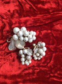 Unmarked pearl grape cluster brooch and clip on earrings