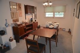 Foster McDavid Walnut Dining Room Set