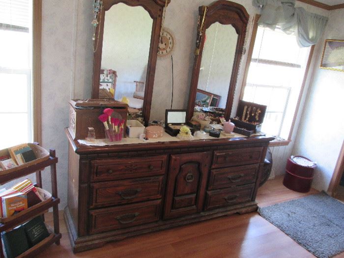 double dresser with double mirrors