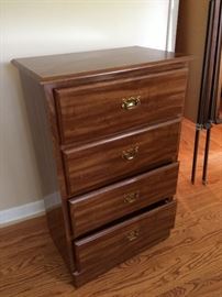 Small "Chester" drawers